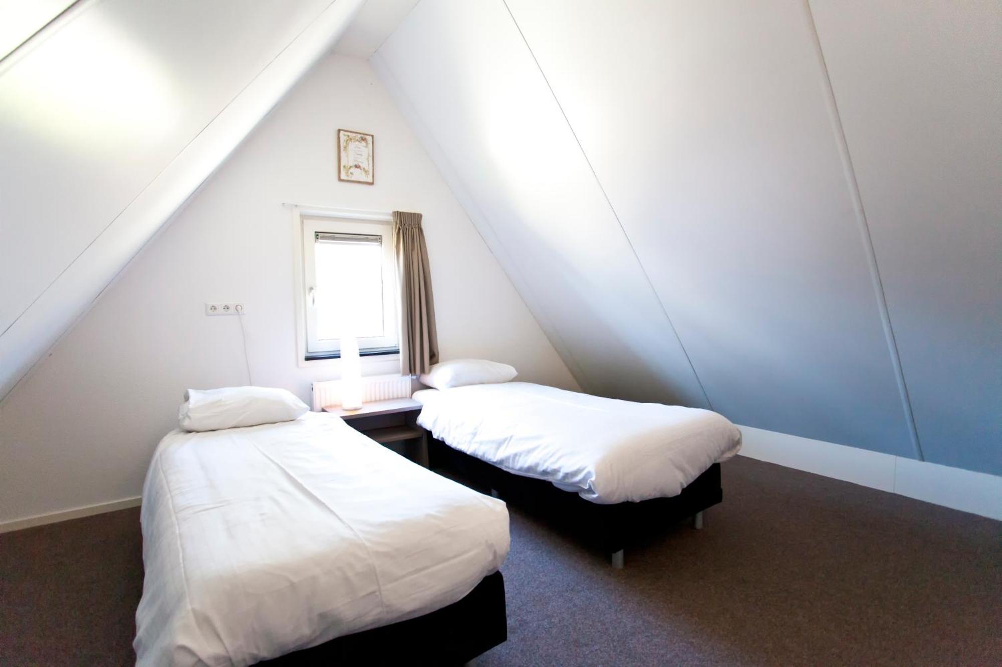 Europarcs De Hooge Veluwe Hotel Arnhem Room photo